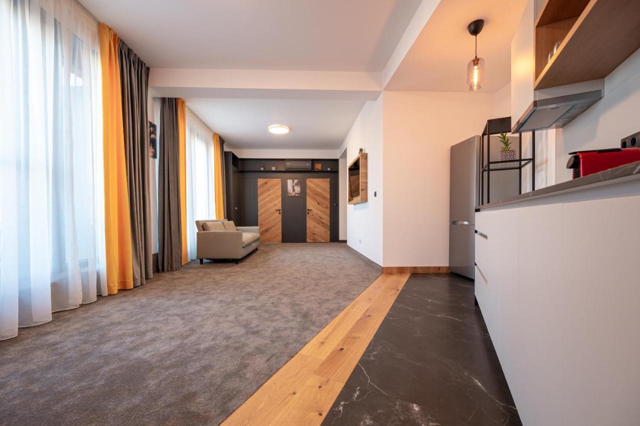 Aparthotel Calvin Oradea Exterior foto