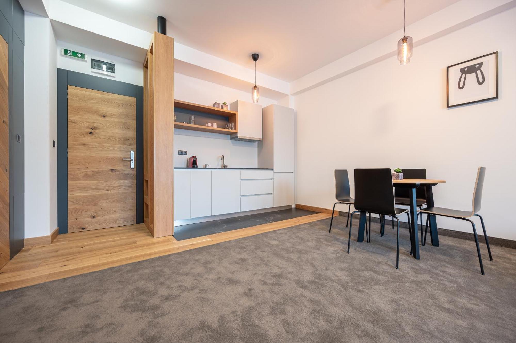 Aparthotel Calvin Oradea Zimmer foto